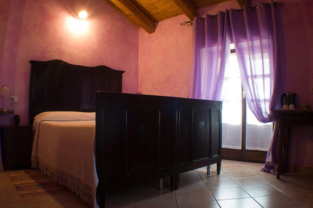 Agriturismo La Ca Veja Monforte dʼAlba Eksteriør bilde