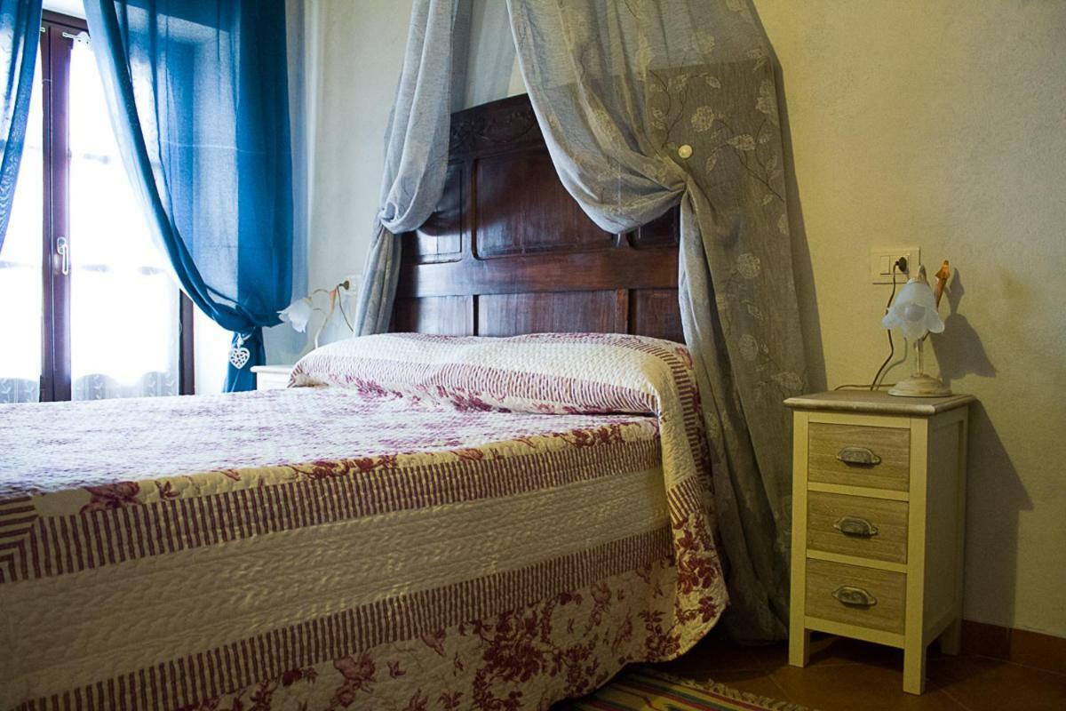 Agriturismo La Ca Veja Monforte dʼAlba Eksteriør bilde